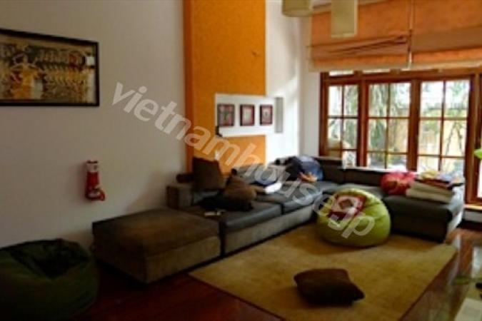 Biệt Thự 5 PN 6TL Phong Cách Pháp Quận 1 Cho Thuê