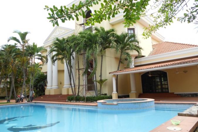 Biệt thự trong khu vực yên tĩnh của Quận 2