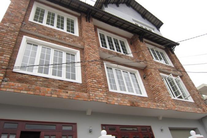 サイゴン川を臨む新築VILLA