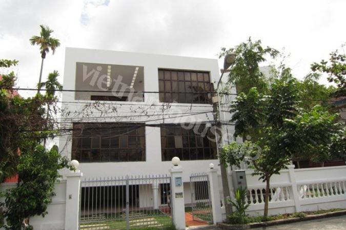 A Beautiful Villa In Phu Nhuan Compound In Dist 2