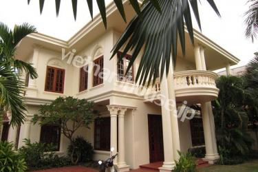 大きなお庭とプール付のモダンVILLA