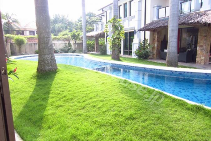 小さなコンパウンドの一角VILLA