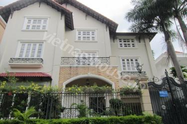 Nice Villa with private pool in Dist 2