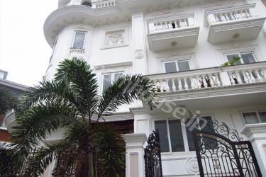 Garden rooftop Villa in compound