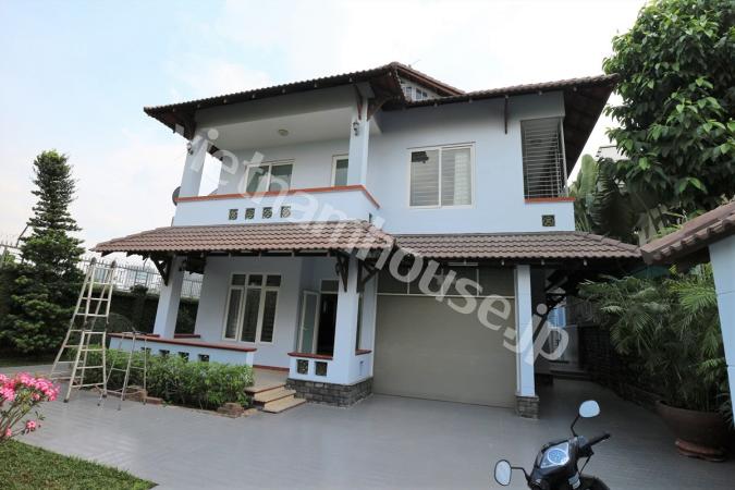 Thao Dien Villa with a spacious garden