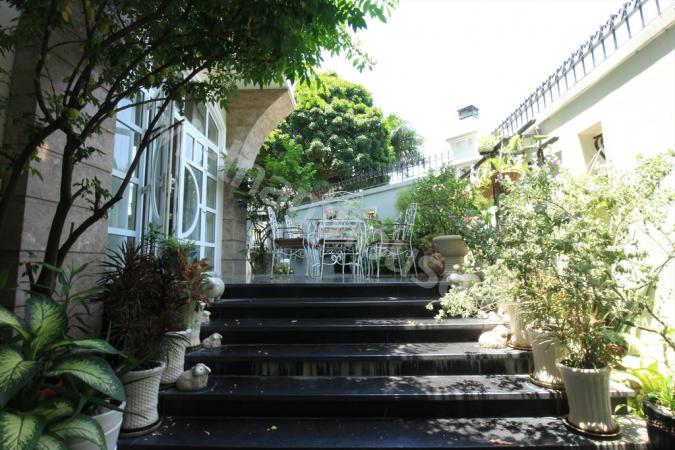 Nice interiors at luxury villa in District 2.