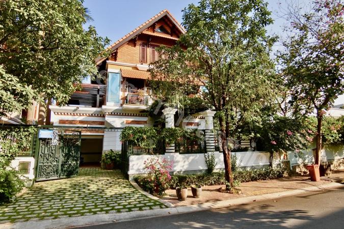 Too many awesome features in secured villa