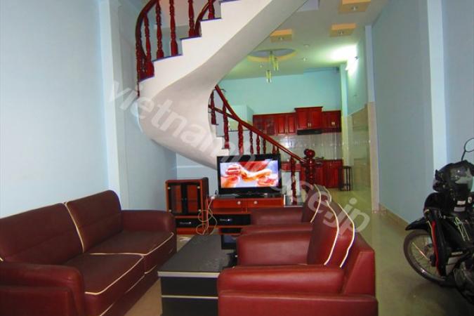 Nhà cho thuê với bồn tắm tại khu người Nhật ở Lê Thánh Tôn Quận 1.