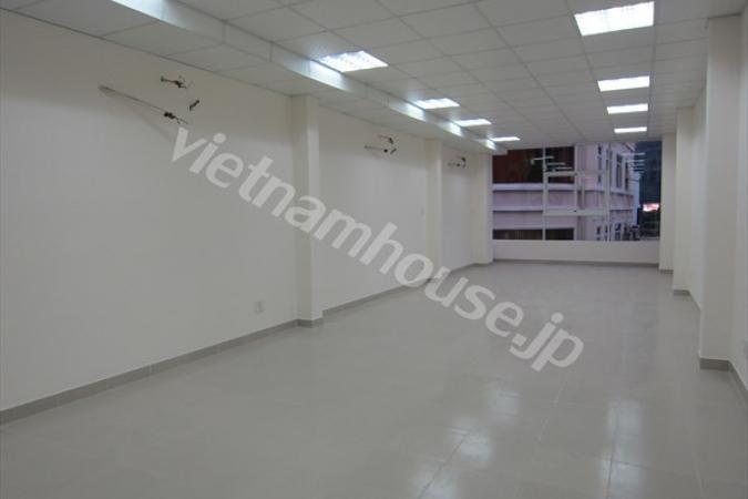 レタントン徒歩圏内のオフィスビル一棟貸