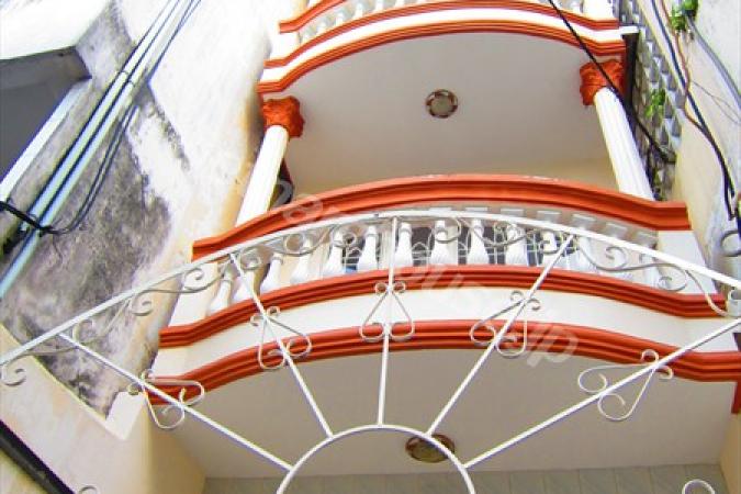 House for open office in Tran Dinh Xu street