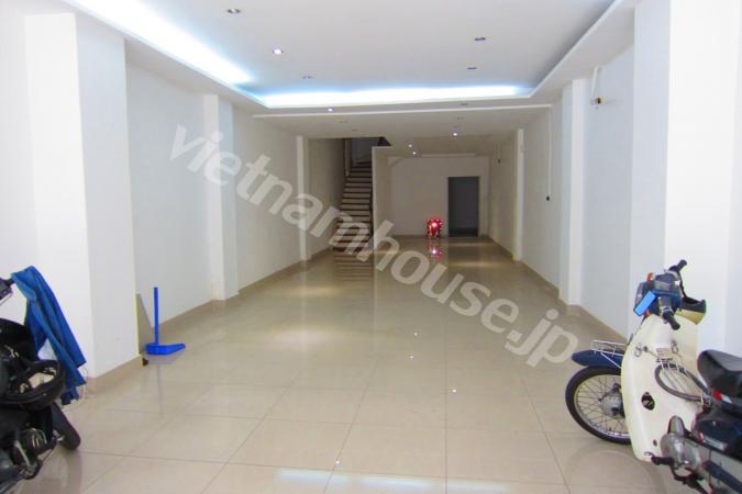 有名大通り側の店舗物件