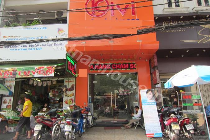 大通り路面店店舗物件