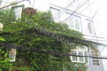 Large house for use as Office near the station District 1