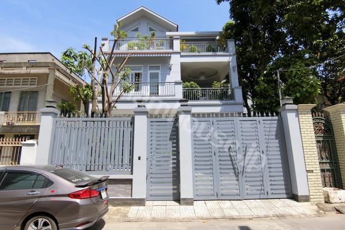 2区の大きめ縦長戸建