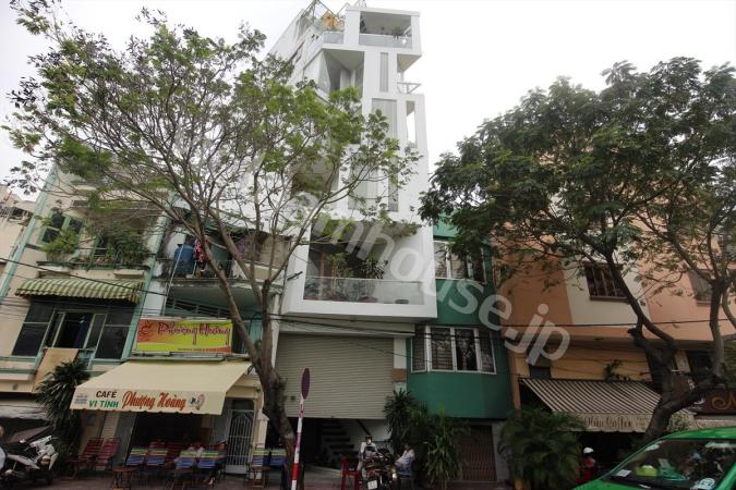 Ngôi nhà bên bờ kênh thơ mộng tại quận 3