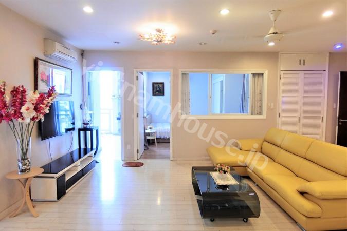 Khám phá căn hộ tươi sáng tọa lạc tại quận trung tâm