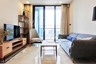 Vinhomes balcony - straight view to Bitexco and Saigon river