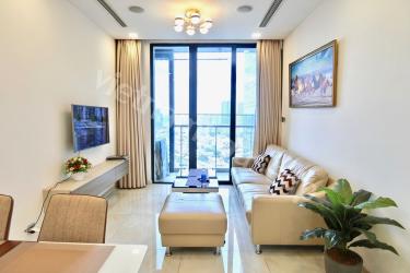 Super convenient Vinhomes apartment close to many amenities