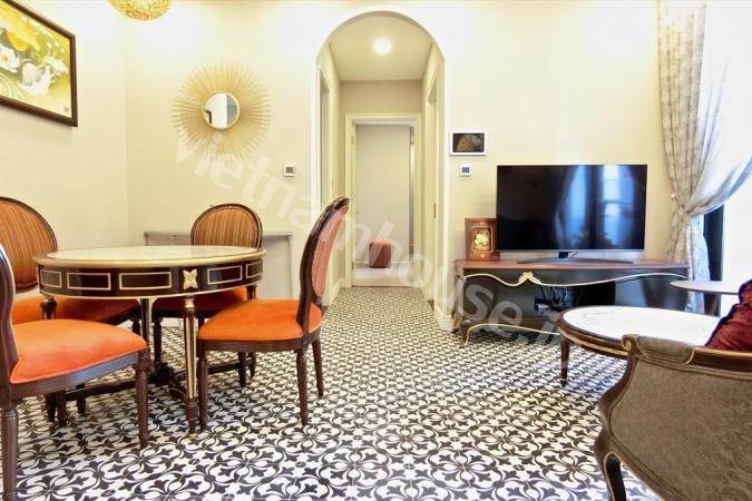 Mixed black and white color in  Vinhomes apartment