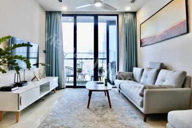 Single apartment - double view of Landmark 81 and Saigon river