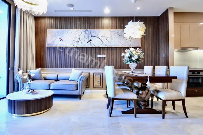 Meticulously finished fully furnished high level apartment