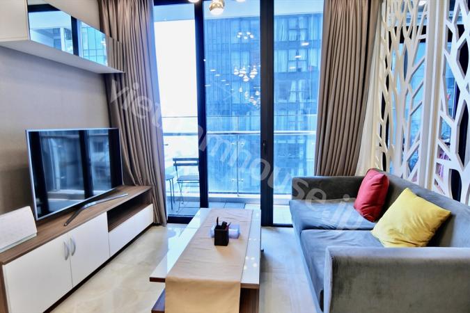 Renovated 2-bedroom unit in riverside pocket