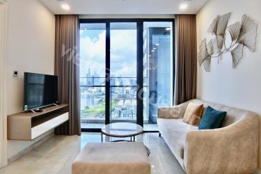 Apartment with all amenities in Vinhomes Golden River