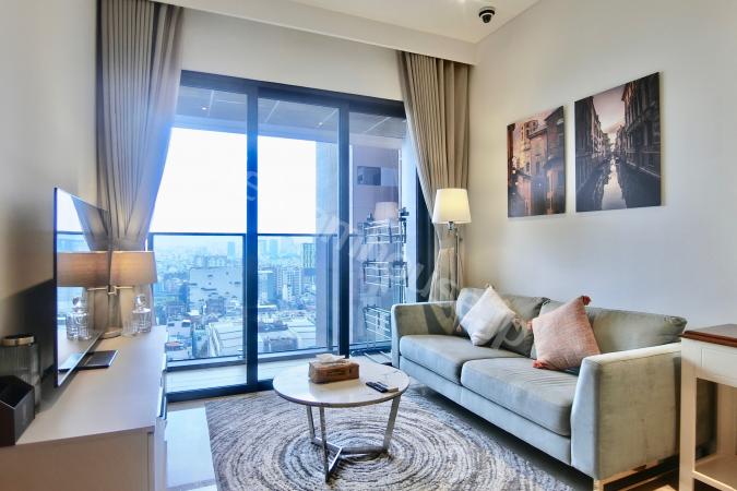 Apartment with a gorgeous cold brown shade