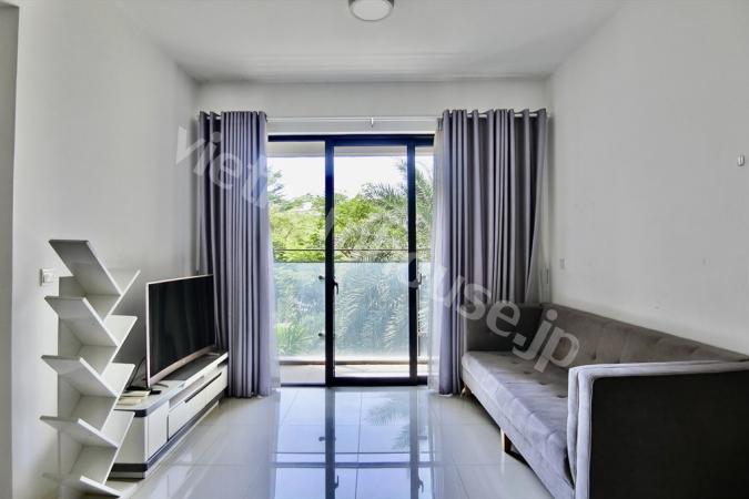 Only steps from Estella Heights to Estella Place