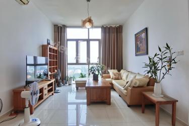 Cozy and warm-style Apartment at The Vista 