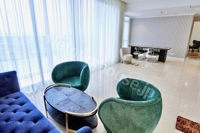 Three bedroom Nassim apartment with natural light