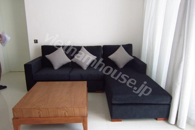 Bộ salon màu nước biển đẹp tại căn hộ hiện đại Estella.