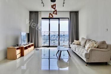 Elegant family home with sweeping views