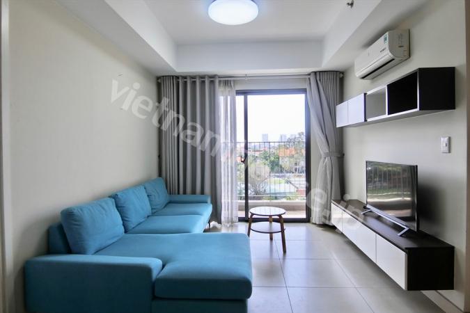 スカイブルーの低層階のお部屋