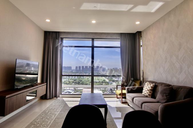 1 bedroom apartment with large balcony window