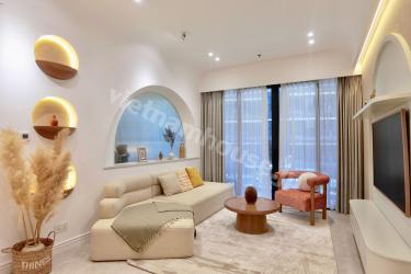 Chic and charming Apartment at The River