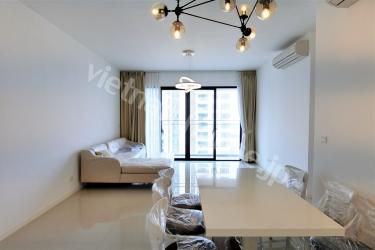 Stylishly renovated Estella Heights apartment