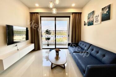 青が際立つ4区のオシャレな2ベッドルーム