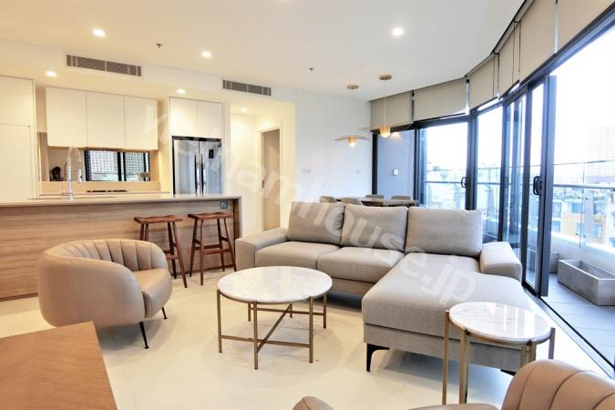 Landmark 81 and bridge view from City garden