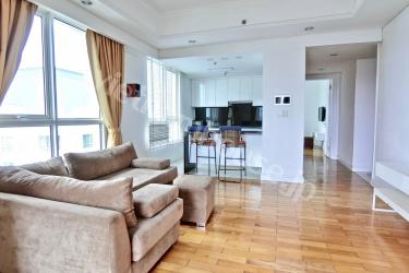 The Manor residence close to luxury amenities