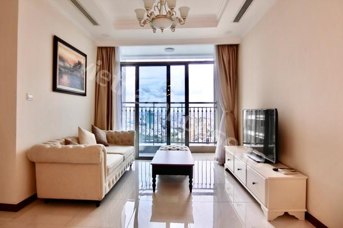 Mùi sơn mới còn vương vấn trong căn hộ Vinhomes