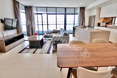 Beautifully finished City Garden condominium