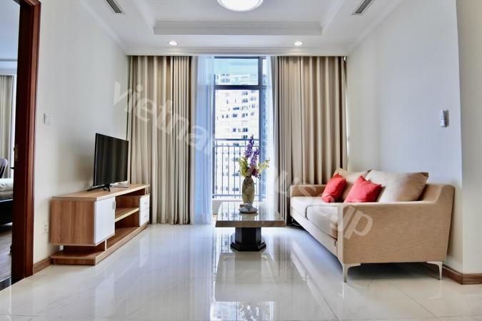 Được đặt tại tòa tháp nổi tiếng của Vinhomes Central Park