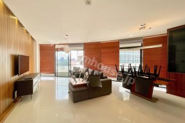 Spacious, minimalist, and warm 3-bedroom apartment at City Garden