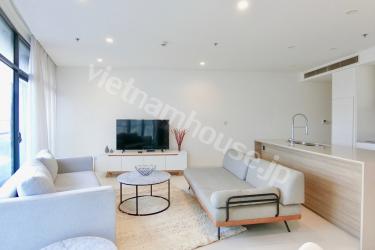 Bright and airy living space in City Garden