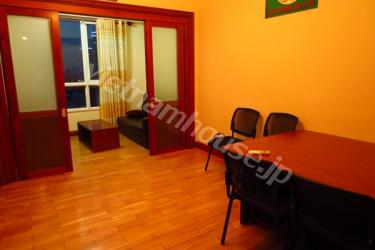 Partly furnished APT in Manor 2