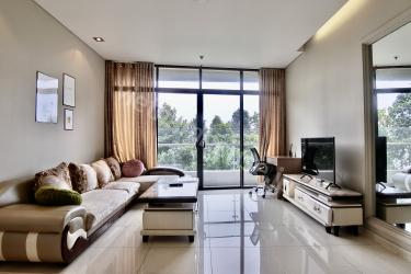 One bedroom apartment with spacious living room for small families in City Garden