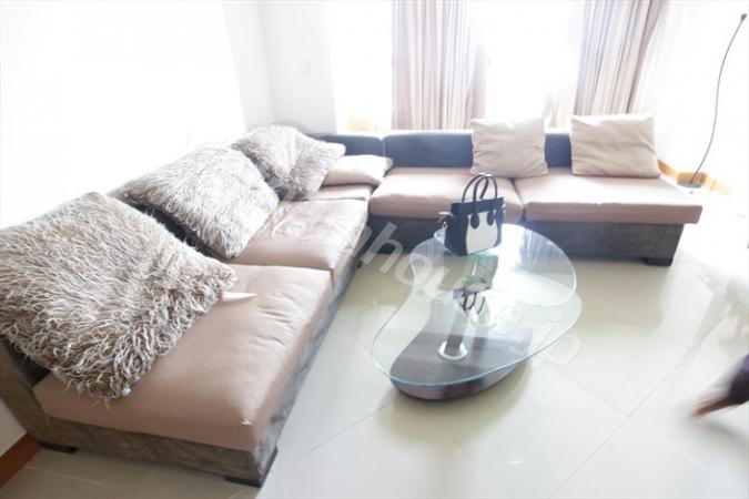 Manor apartment for lease with many windows to get the natural light