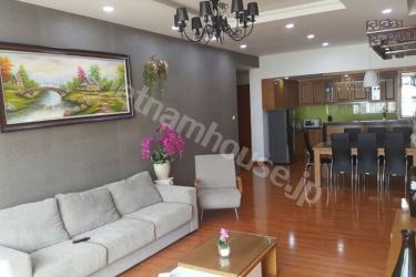 ウッディなファミリーユースの3ベッドルーム @サイゴンパール