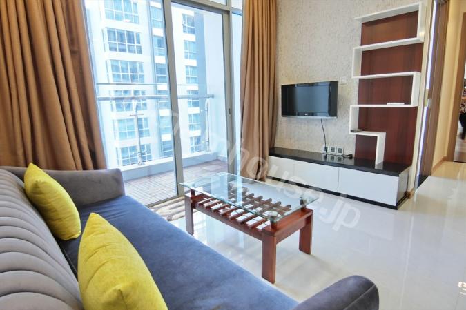 Sàn gỗ ngoài ban công tại căn hộ Vinhomes